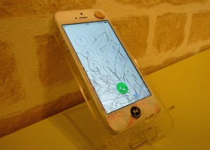 iPhone 5S/5C/5 ガラス割れ修理