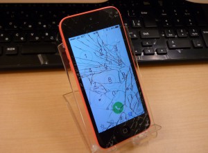 バキバキに割れたiPhone 5C ガラス交換5連発 修理完了 クイック名古屋