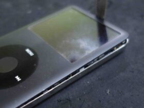 iPod Classicの内部構造と故障したHDD