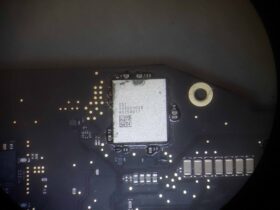 MacBook Pro A2338のロジックボード基板修理の様子