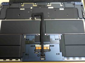 お酒をこぼしたMacBook Air 15インチ M5の分解クリーニング作業の様子