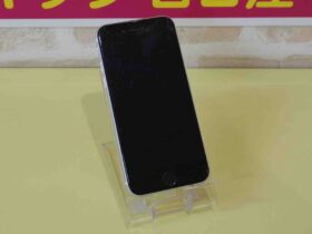 海で水没し電源が入らないiPhone SE2の内部と基板の状態
